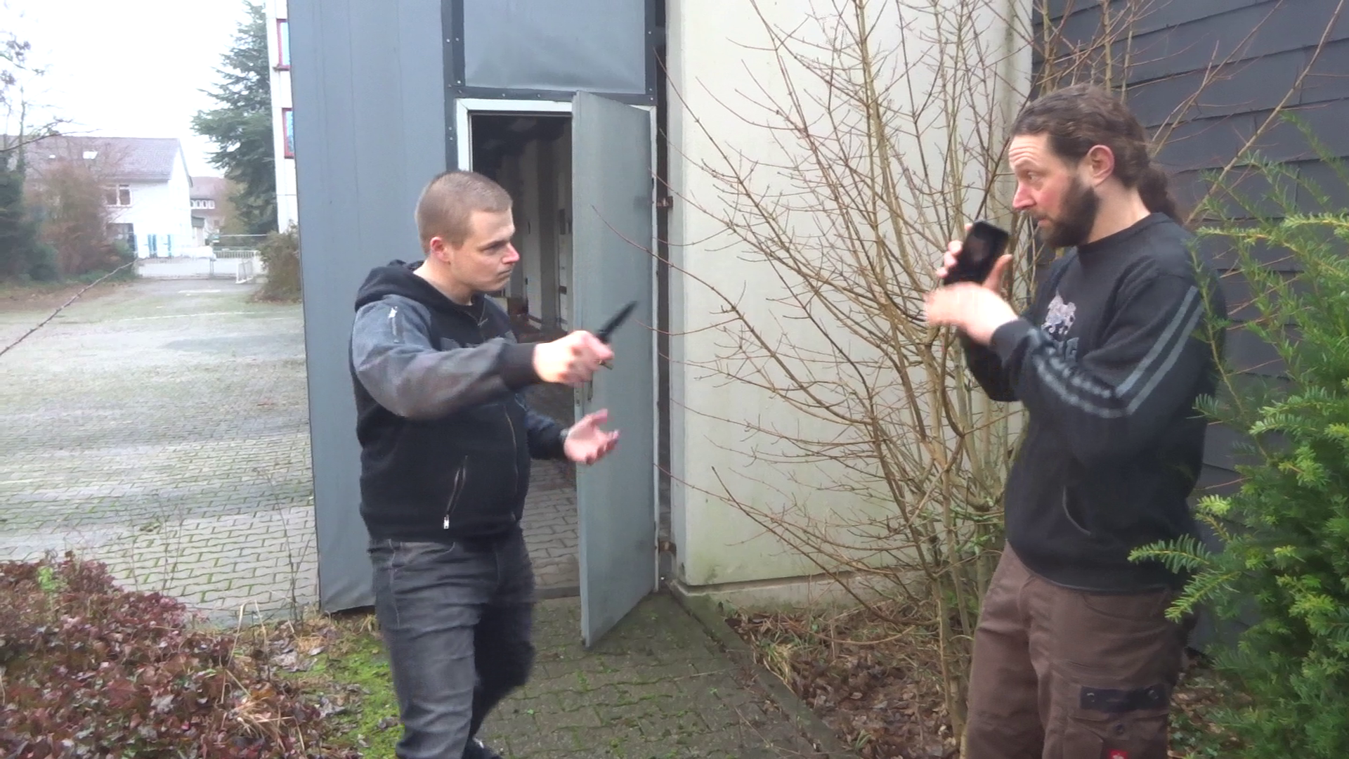 Symbolfoto: Bei Messerangriffen hört der Spaß auf (mit Messern spielt man nicht...) Symbolfoto: Bei Messerangriffen hört der Spaß auf (mit Messern spielt man nicht...)