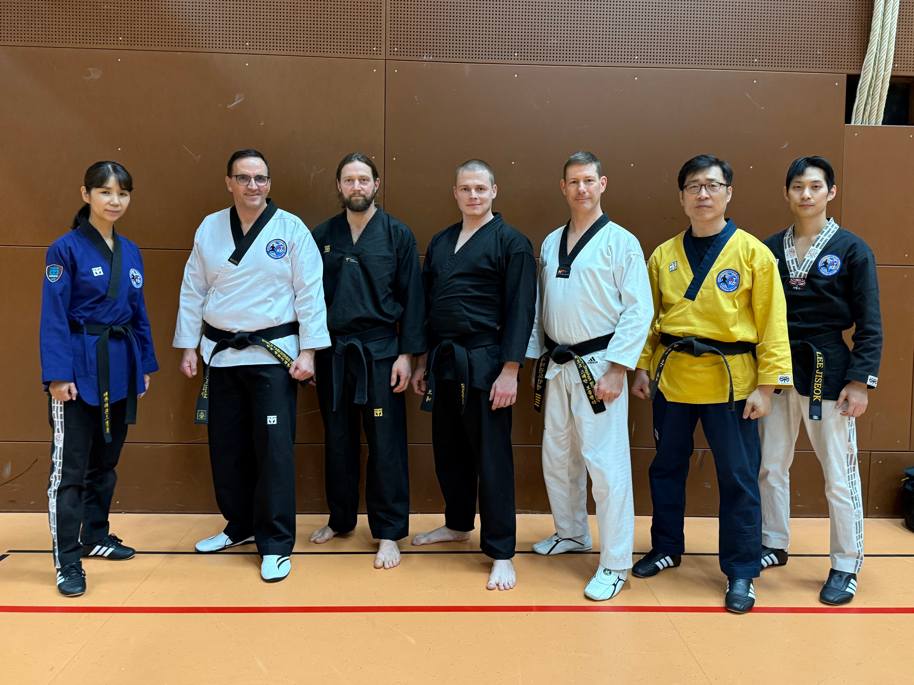 v.l.n.r.: Frau Kim, Mario Bruschi, Andi Althaus, René Knipschild, Marc-Stephan Bottländer, Eunseob Kim, Jiseok Lee